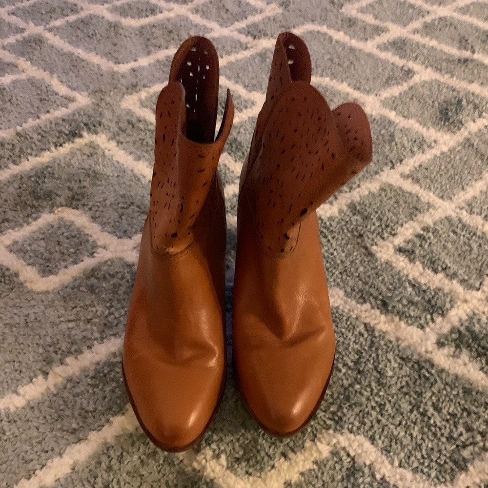 Heel boots